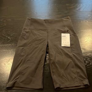 Athleta excursion hybrid 11” short